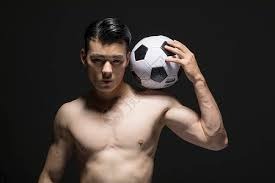 库里疑似被犯规未响哨 随手一抛仍然命中