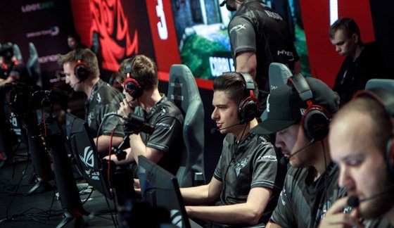 表现证明自 表现证明自