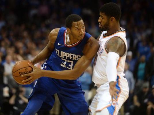 通过犀利的 通过犀利的